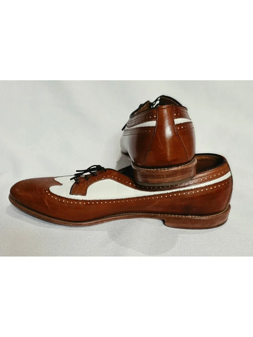 Allen Edmonds Two-Tone Brown and White Leather Wingtip Dress Shoes Size 8.5 B